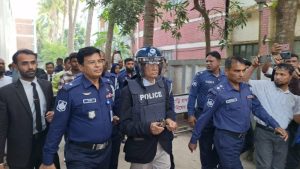 নড়াইলে ছাত্র-জনতার মিছিলে গুলি, বোমা বিস্ফোরণ ও মারধর করার মামলায় নড়াইল জেলা আওয়ামীলীগ সভাপতি এড.সুবাস চন্দ্র বোস এর জামিন আবেদন বাতিল করে তাকে কারাগারে পাঠানোর নির্দেশ দিয়েছেন আদালত।