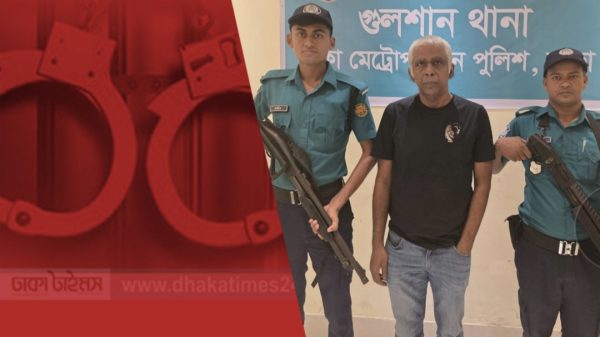 নড়াইল-১ আসনের সাবেক সংসদ সদস্য কবিরুল হক মুক্তিকে গ্রেপ্তার করেছে পুলিশ। বুধবার রাতে রাজধানীর নিকেতন থেকে গুলশান থানা পুলিশের একটি দল তাকে গ্রেপ্তার করে।